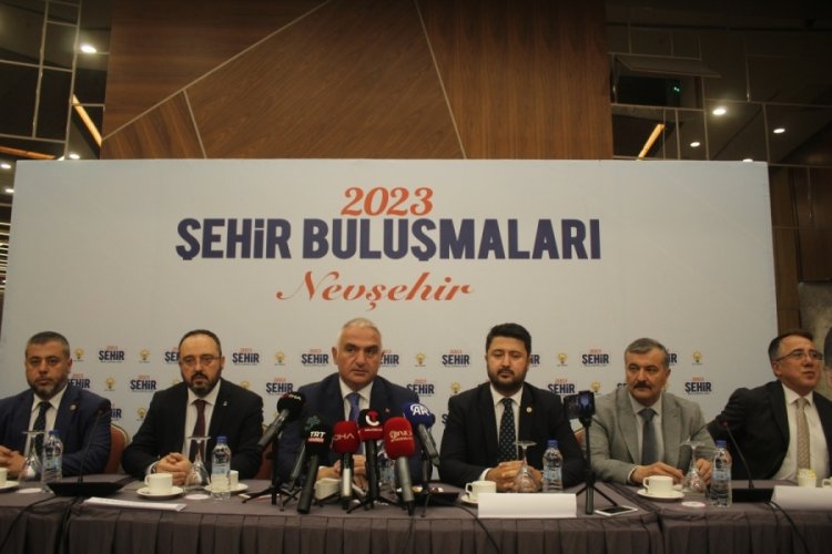 K&uuml;lt&uuml;r ve Turizm Bakanı Ersoy: Kapadokya'da 500'den fazla ka&ccedil;ak yapıyı yıktık