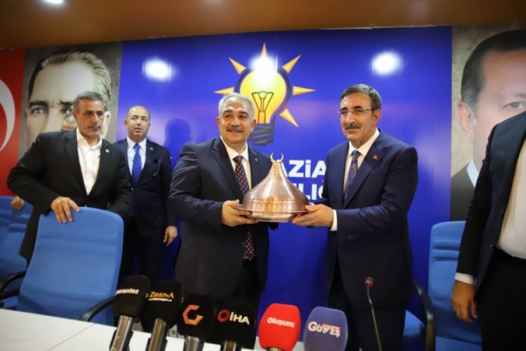Cevdet Yılmaz: T&uuml;rkiye istikrarı ve g&uuml;venini devam ettiriyor