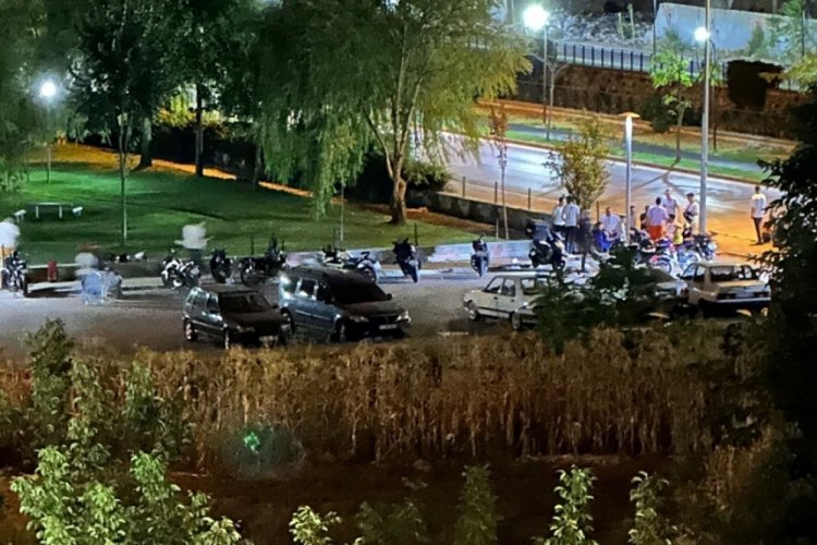 Bursa'da hız denemesi yapan motorcular halkı bezdirdi