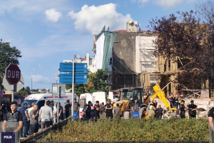 İstanbul'da g&ouml;&ccedil;&uuml;kte kalan iş&ccedil;i hayatını kaybetti