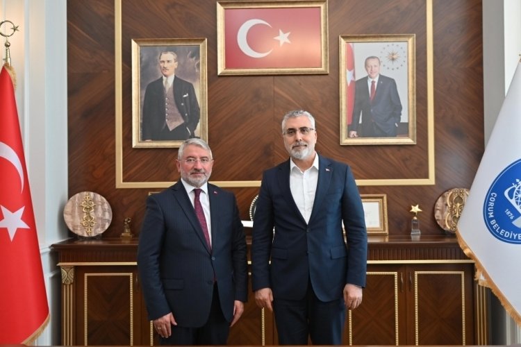 Bakan Işıkhan, &Ccedil;orum Belediye Başkanı Aşgın'ı ziyaret etti