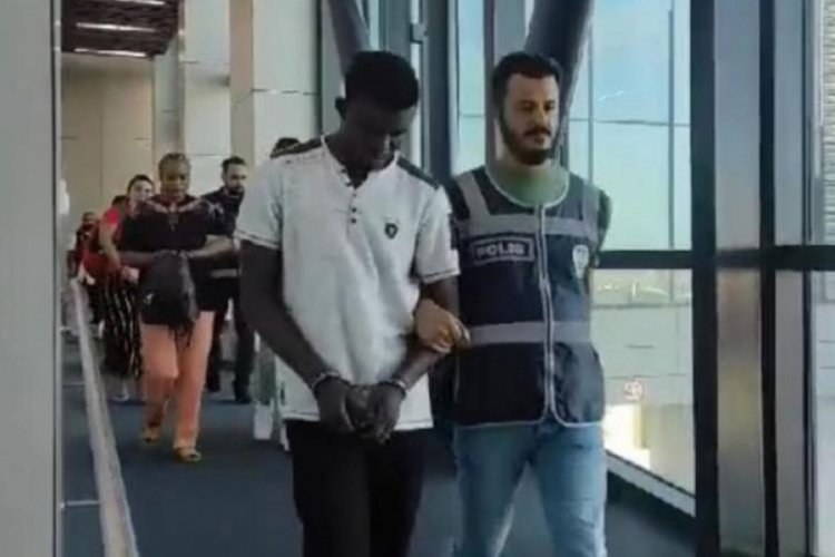 3 Afrikalının y&ouml;nettiği "Safari &Ccedil;etesi" &ccedil;&ouml;kertildi: 12 g&ouml;zaltı