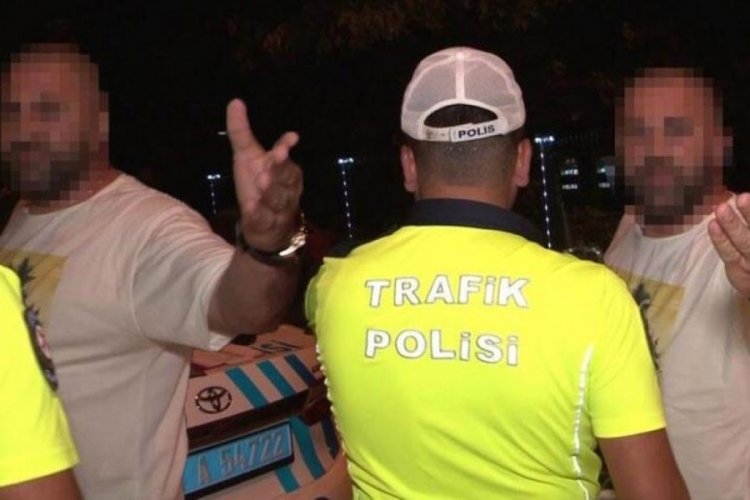 İstanbul'da denetime takılan s&uuml;r&uuml;c&uuml;den tehdit: Bak kırarım o kameranı