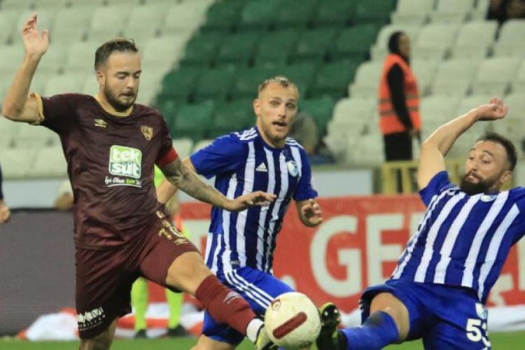 Erzurumspor FK-Bandırmaspor karşılaşması berabere bitti