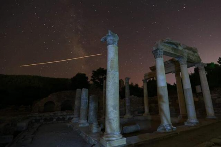 Stratonikeia Antik Kenti'nde perseid meteor yağmuru g&ouml;zlendi