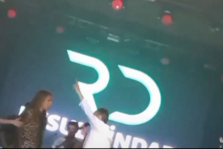 Demet Akalın ile Resul Dindar sahnede tartıştı!