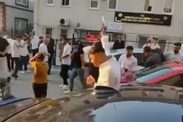 Bursa'da sokak arasında t&uuml;feklerle ateş a&ccedil;tılar