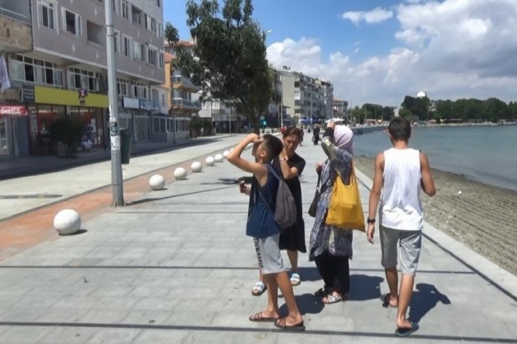 Apartman y&ouml;netimine kızınca pencereye bu yazıyı astı