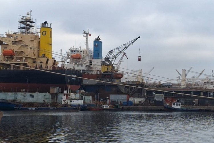 İstanbul'da geminin atık deposunda patlama! 1 iş&ccedil;i hayatını kaybetti