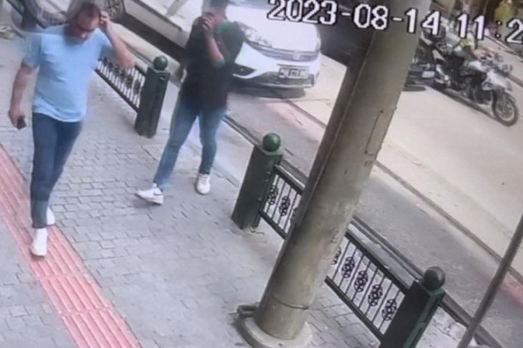 Bursa'da d&ouml;n&uuml;ş yapmak isterken trafik polisine &ccedil;arptı