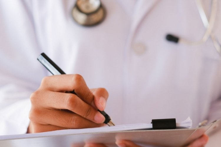 Bir sahte doktor vakası daha! Polis operasyon d&uuml;zenledi