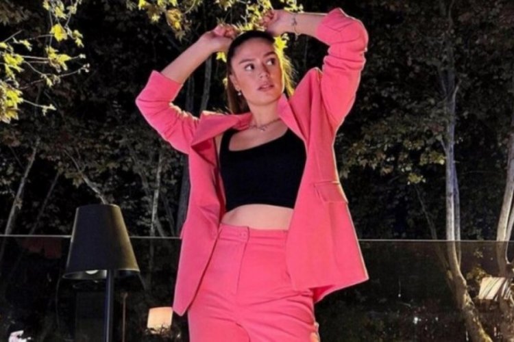 Survivor Ayşe Y&uuml;ksel mayolu pozlarıyla sosyal medyayı salladı!