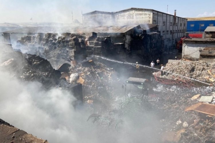 Ankara'da geri d&ouml;n&uuml;ş&uuml;m fabrikasında yangın!