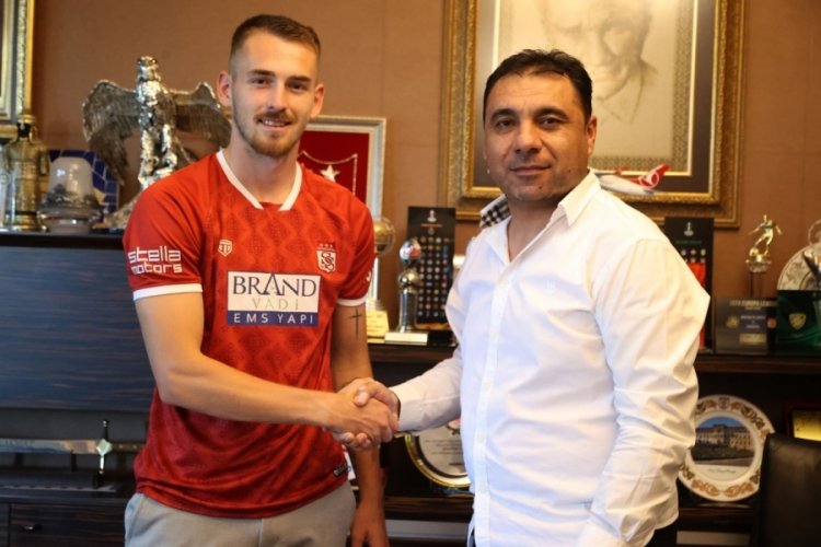 Sivasspor, Roman Kvet'i kadrosuna kattı