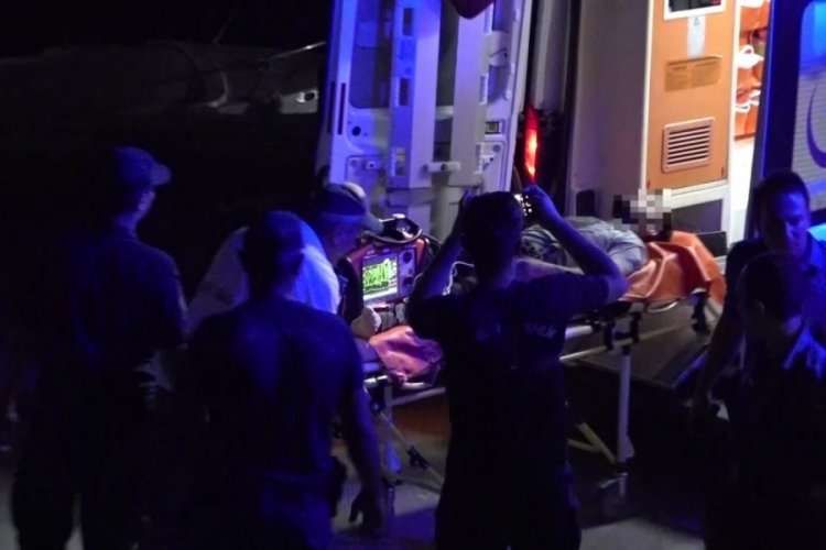 Tekirdağ'da gece denize atlayan 2 kişiyi sahil g&uuml;venlik kurtardı