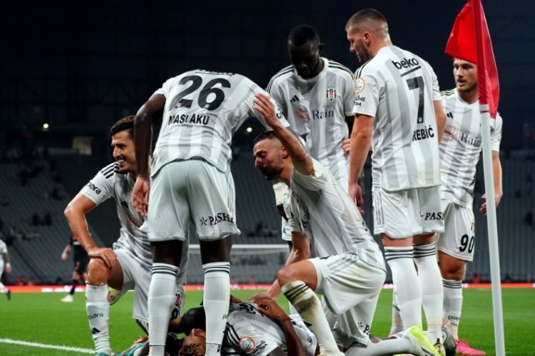 Beşiktaş S&uuml;per Lig'e galibiyetle başladı
