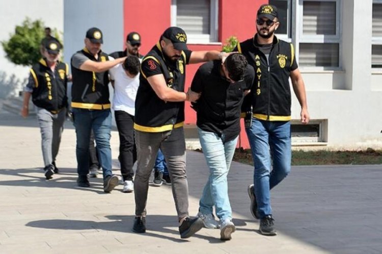 Otostop yapan kadın i&ccedil;in durdu! Kabusu yaşattılar