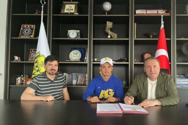 G&ouml;ztepe, Fıratcan &Uuml;z&uuml;m'le anlaştı