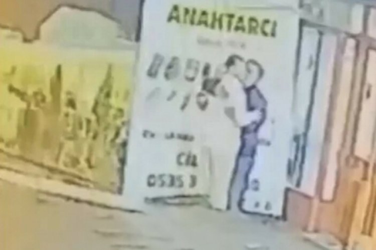İstanbul'da yaşlı adam engelli genci taciz etti!