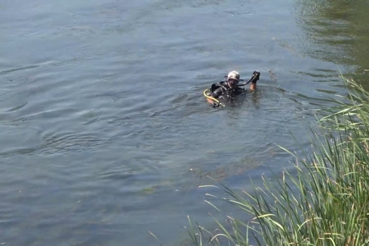 Kırıkkale'de 22 yaşındaki gen&ccedil; serinlemek i&ccedil;in girdiği Kızılırmak'ta kayboldu