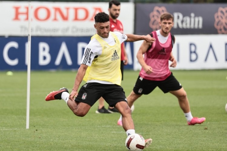 Alex Oxlade-Chamberlain, Beşiktaş'ta ilk antrenmanına &ccedil;ıktı