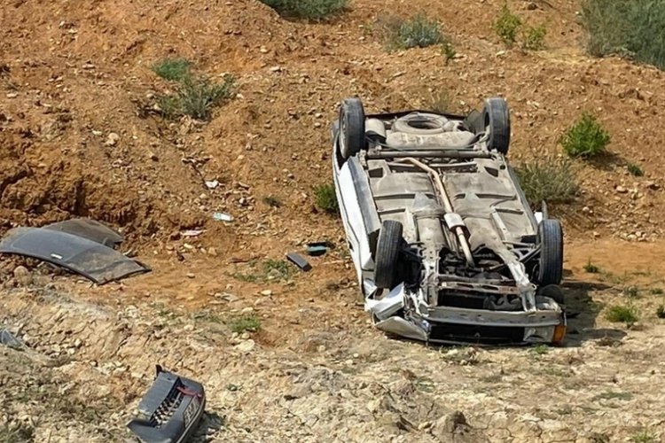 Antalya'da yoldan &ccedil;ıkan otomobil takla attı!