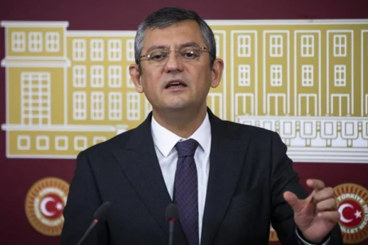 &Ouml;zg&uuml;r &Ouml;zel'den 'İmamoğlu' yorumu: Kararı hepimizi memnun etti