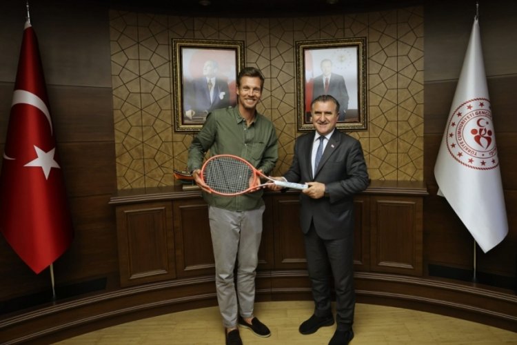 Osman Aşkın Bak, tenis&ccedil;i Tomas Berdych'i kabul etti