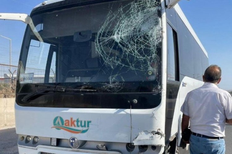Aksaray'da iş&ccedil;i servisleri &ccedil;arpıştı! 13 kişi yaralandı