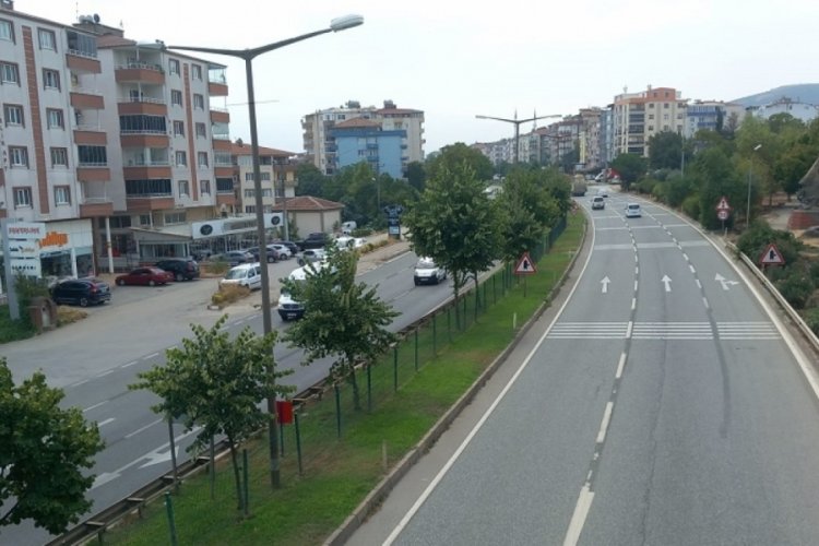 Bursa Orhangazi'de şehir i&ccedil;i ana yol, g&ouml;l ve İznik yolunda EDS form&uuml;l&uuml;
