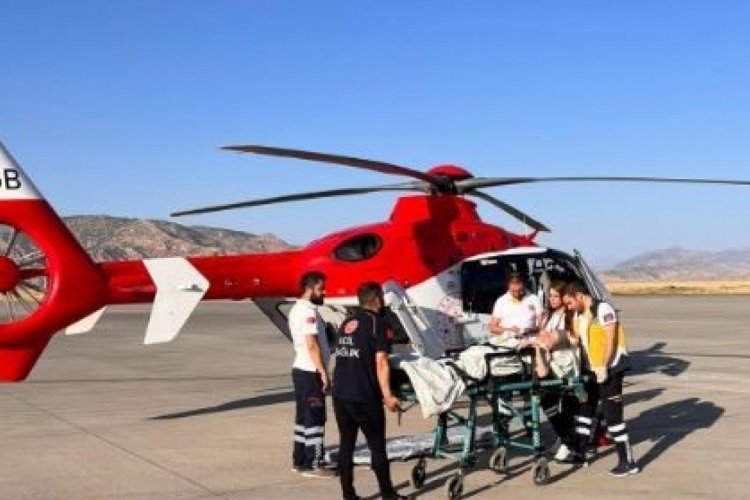 Şırnak'ta helikopter ambulans kanser hastası i&ccedil;in mesai yaptı