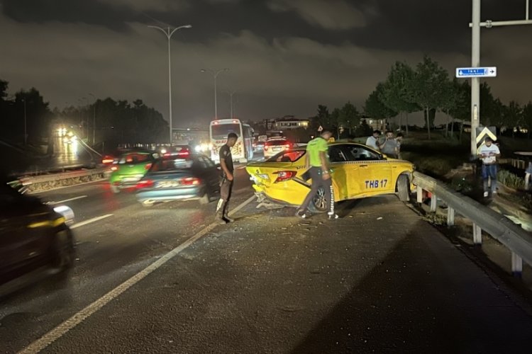 İstanbul'da otomobil ticari taksiye &ccedil;arpıp ka&ccedil;tı