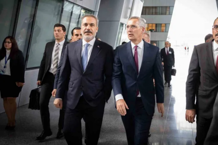 AB'ye T&uuml;rkiye &ccedil;ağrısı: Hala ge&ccedil; değil