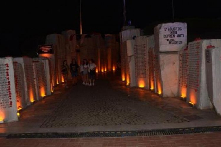 Yalova'da 17 Ağustos depremi anma t&ouml;reni