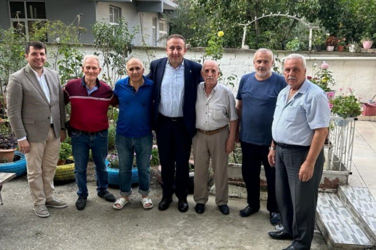 AK Parti'nin Kuruluşun 22'inci yılında Bursa'da 22 yıllık &uuml;yelere ziyaret