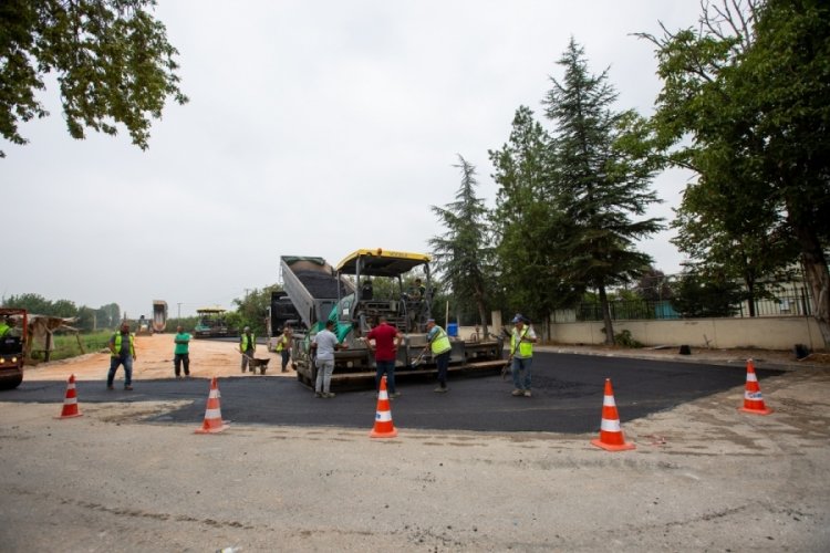 Bursa B&uuml;y&uuml;kşehir yol &ccedil;alışmalarını aralıksız s&uuml;rd&uuml;r&uuml;yor