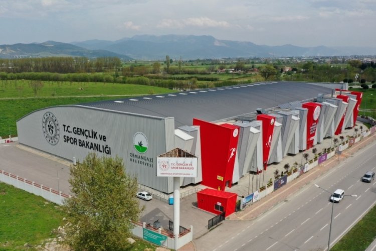 Osmangazi Atletizm Salonu hizmete a&ccedil;ıldı