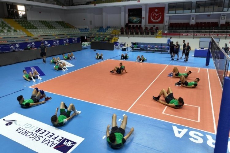 Bursa B&uuml;y&uuml;kşehir Belediyespor ilk antrenmanını ger&ccedil;ekleştirdi