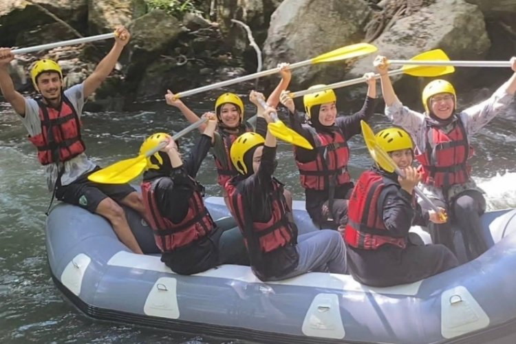 Bursa'da Orhanelili esnaf kadınların rafting heyecanı