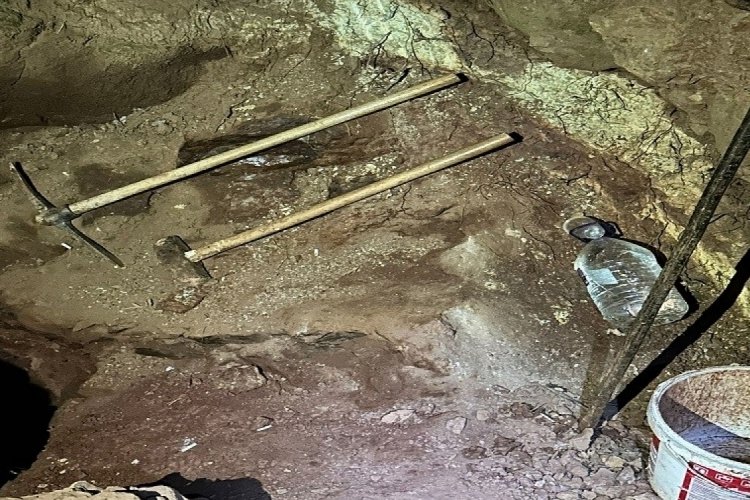 Balıkesir Susurluk'ta kazı yapan ş&uuml;pheliler yakalandı
