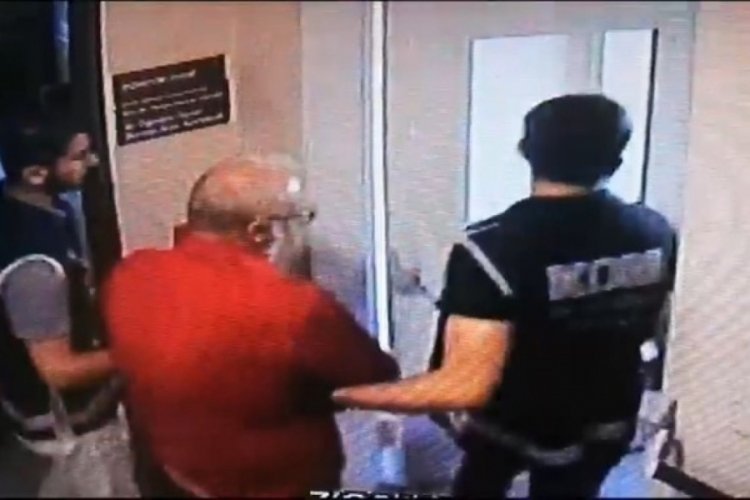 İstanbul'da hastalarından bı&ccedil;ak parası isteyen doktor g&ouml;zaltına alındı