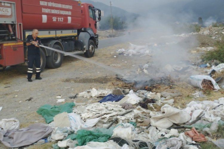 Hatay'da &ccedil;&ouml;p yangını &ccedil;ıktı