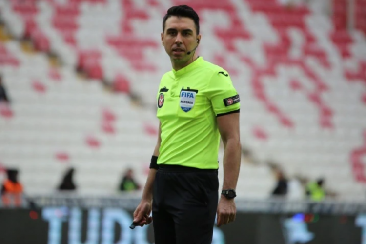 Bursa B&ouml;lgesi S&uuml;per Lig hakemlerinden  Arda Kardeşler, 19. kez Sivasspor ma&ccedil;ını y&ouml;netecek