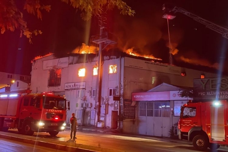 Bursa'da ahşap fabrikasında yangın