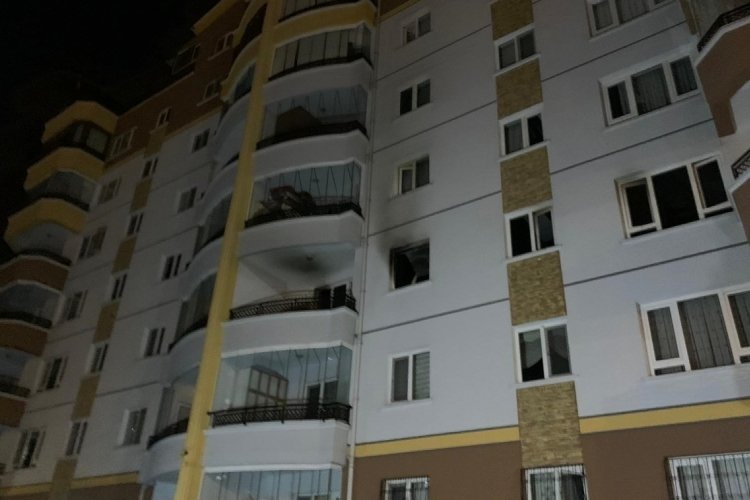 Ankara'da kentte apartmanda &ccedil;ıkan yangın paniğe neden oldu