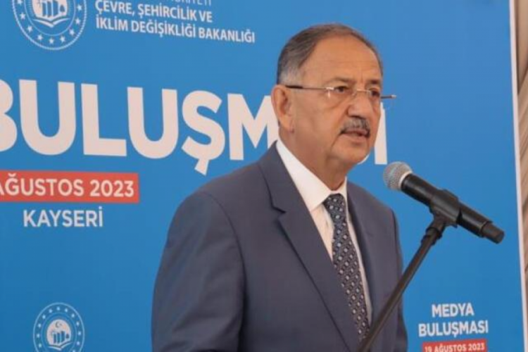 Bakan &Ouml;zhaseki a&ccedil;ıkladı: İstanbul'da 1.5 milyon konut &ccedil;ok riskli g&ouml;z&uuml;k&uuml;yor