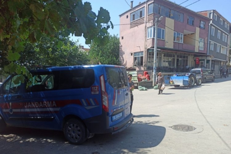 Bursa'da muhtar tartıştığı genci ayağından vurdu!