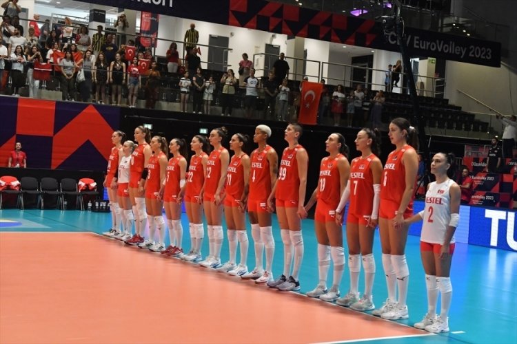 Cansu &Ouml;zbay: Azerbaycan ma&ccedil;ından galip ayrılmak istiyoruz