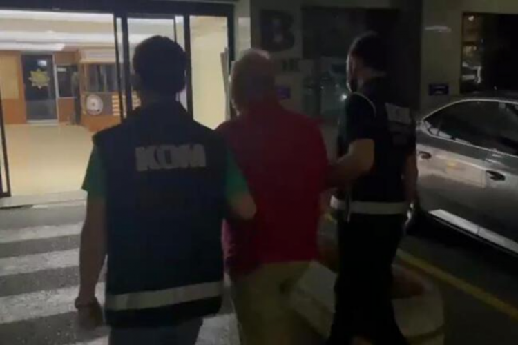 Hastalarından bı&ccedil;ak parası isteyen doktor tutuklandı