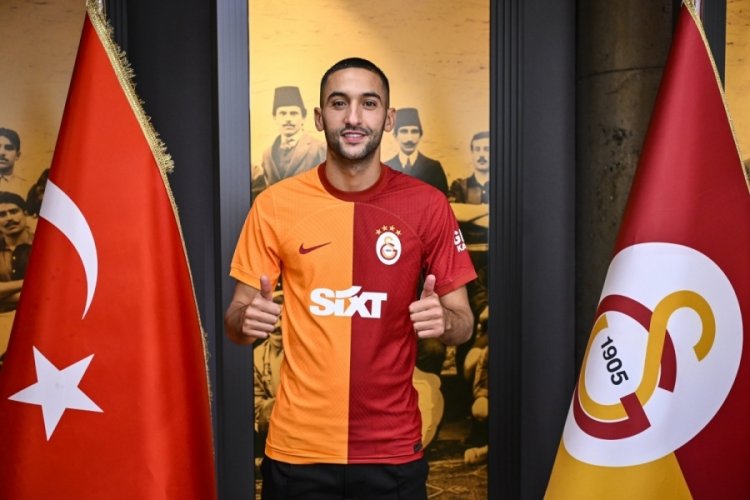 Hakim Ziyech, sarı-kırmızılı taraftarların karşısına &ccedil;ıktı